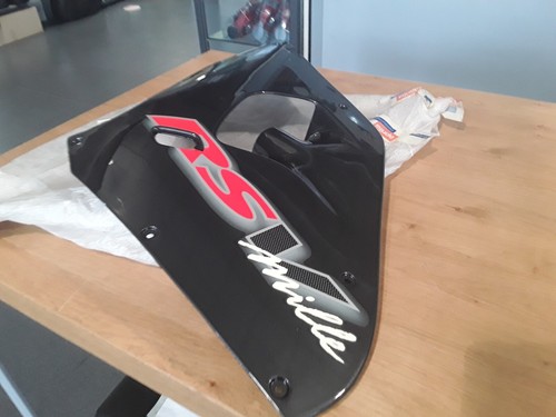 Left side fairing black - left,